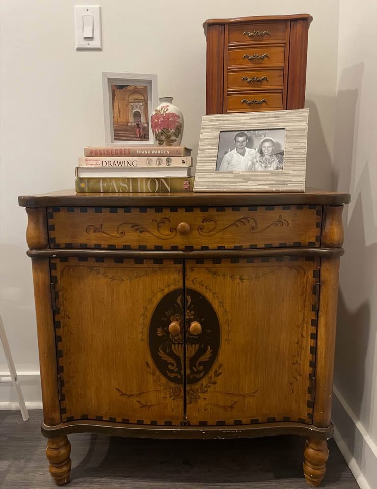 Sideboard - photo 2
