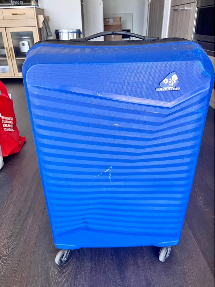 🥕 360 wheel hardbound mid size lightweight suitcase