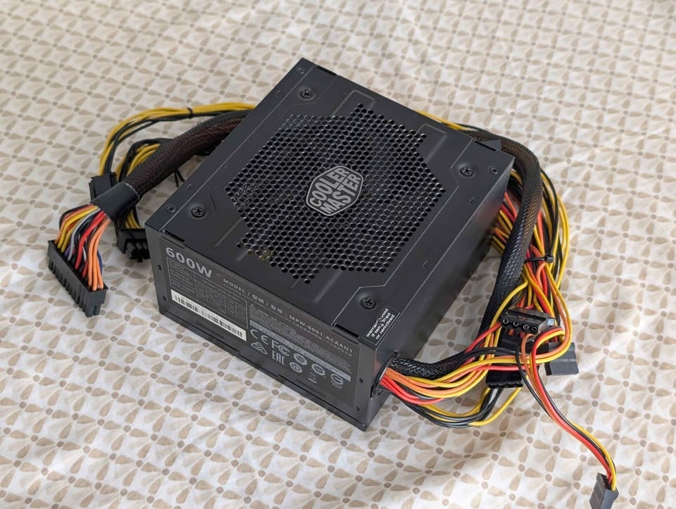 600W PSU - Cooler Master Elite V3 Power Supply - photo 3