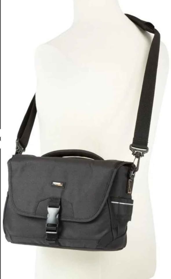 🏆Brand new Amazon Basics DSLR Camera Bag - Medium - photo 3