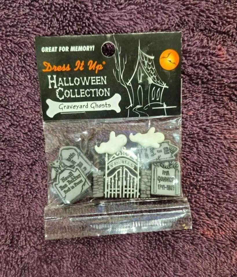 Holiday Themed Embellishments - 🎃🎄 Buttons - photo 3