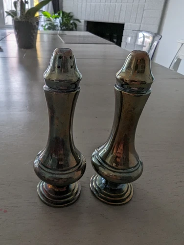 VINTAGE PILGRIM SILVERPLATED SALT & PEPPER SHAKERS - photo 2