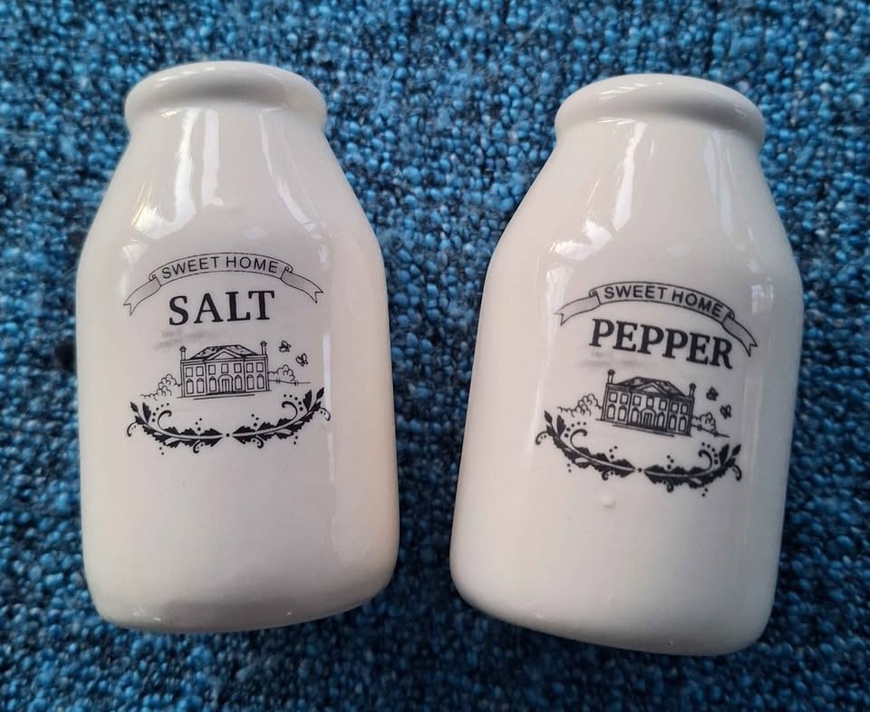Salt and Pepper Shakers - photo 3