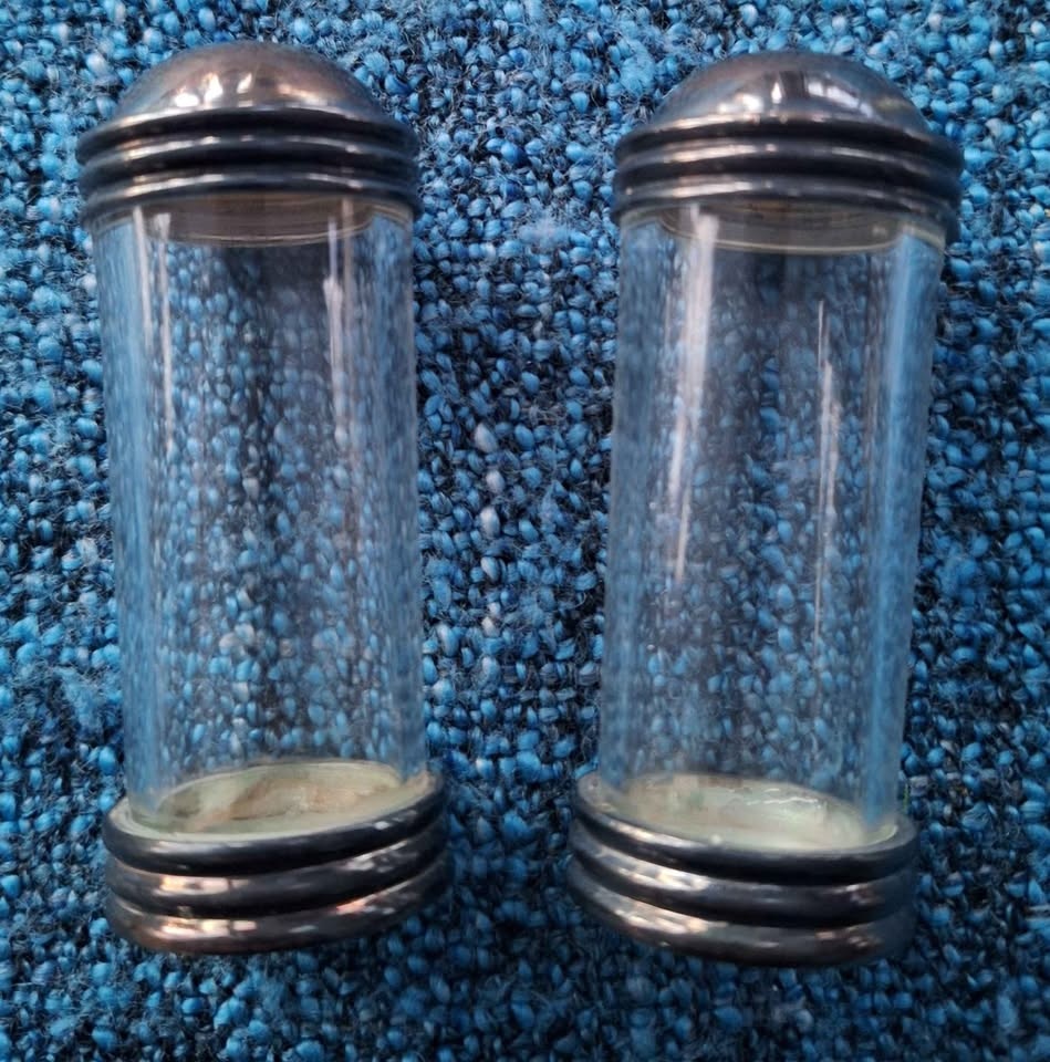 Salt and Pepper Shakers - photo 4