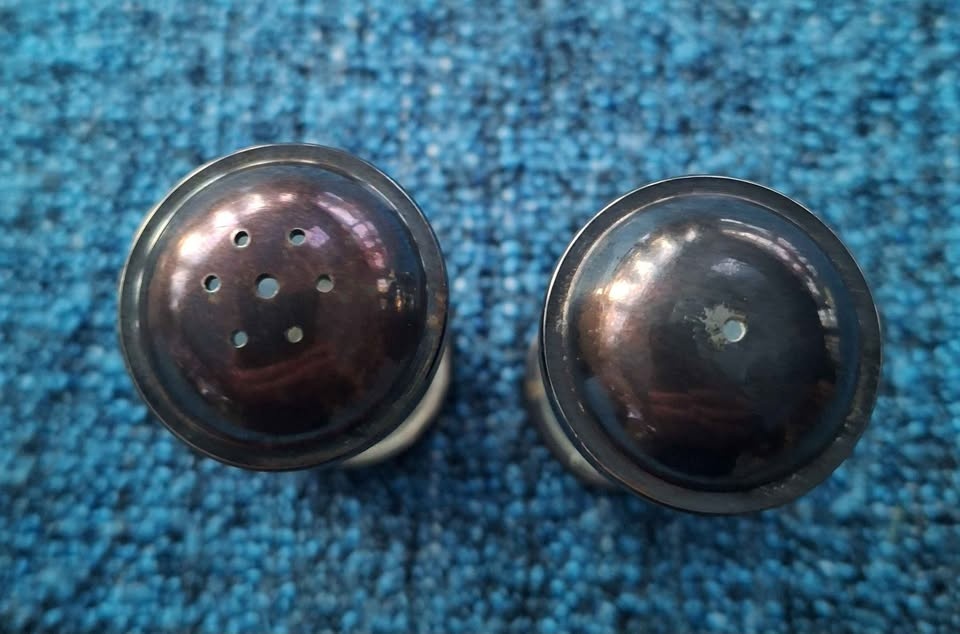 Salt and Pepper Shakers - photo 5