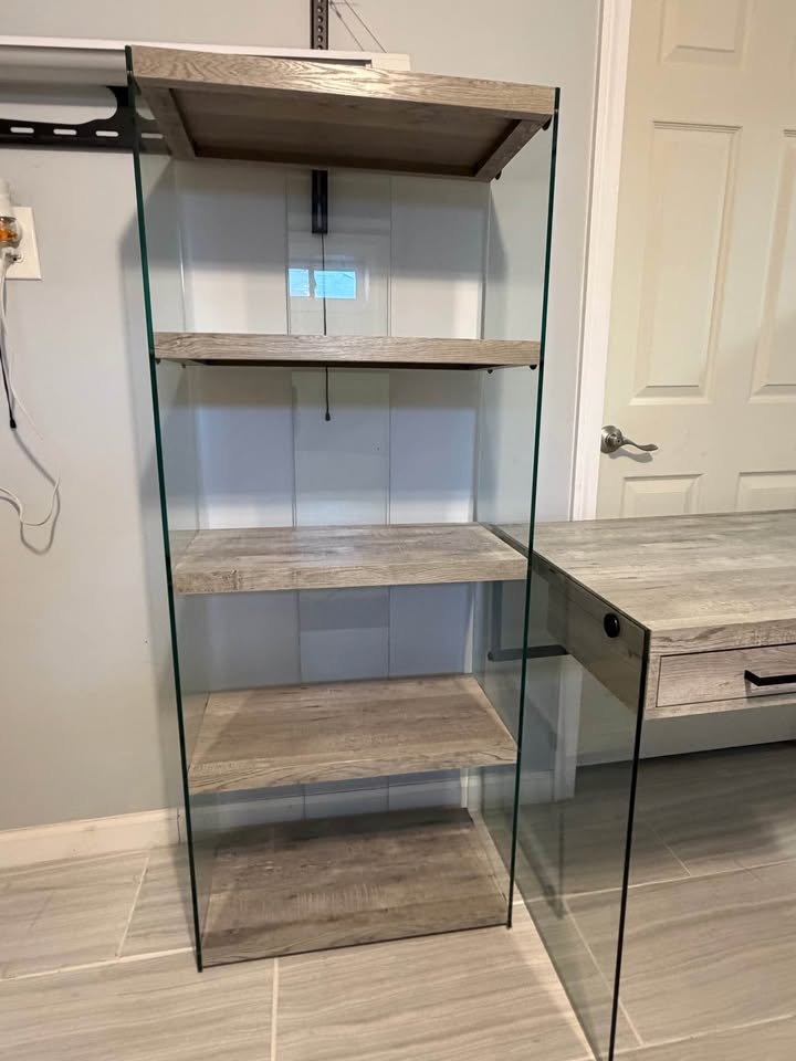 Computer Desk and Matching Bookshelves - photo 3