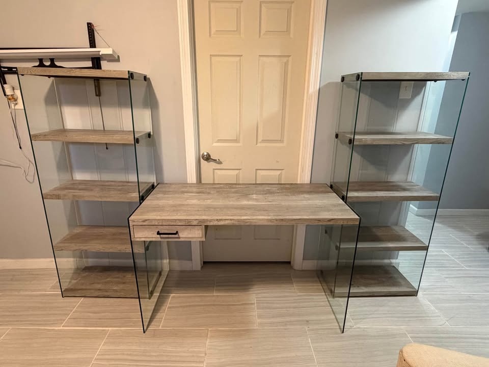 Computer Desk and Matching Bookshelves - photo 4