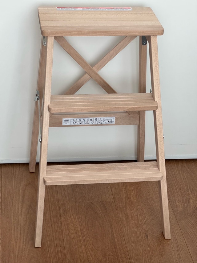 Folding Step Stool in Beech Wood