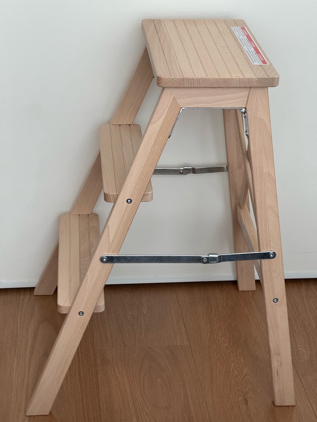 Folding Step Stool in Beech Wood - photo 3