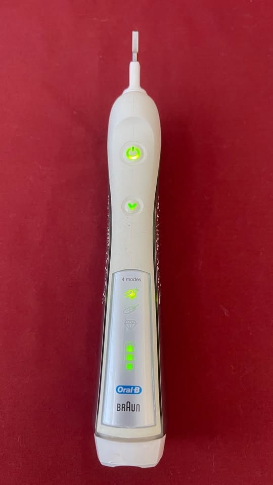 Oral B Professional Precision 4000 Cordless Toothbrush - photo 2
