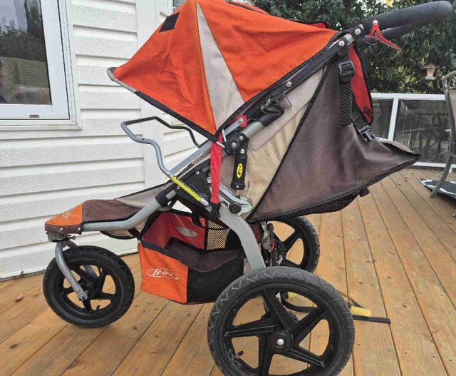 BOB Revolution Jogging Stroller