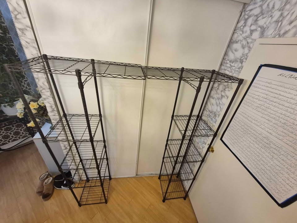 Closet rack / plant stand / shelf - photo 2