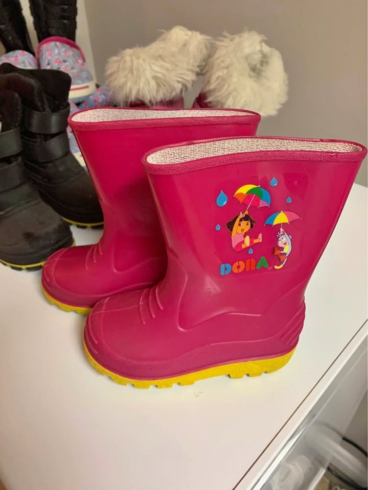 Rain boots size 8