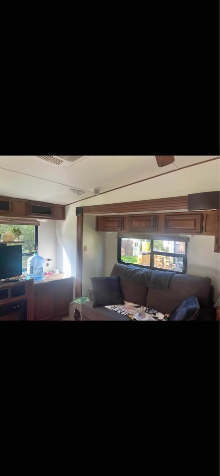 2012 5th Wheel Trailer for Sale - Winnebago