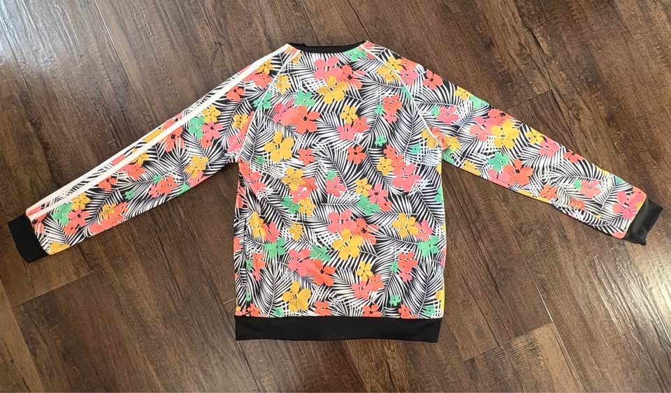 Girl’s Adidas Jacket - Like New - photo 4