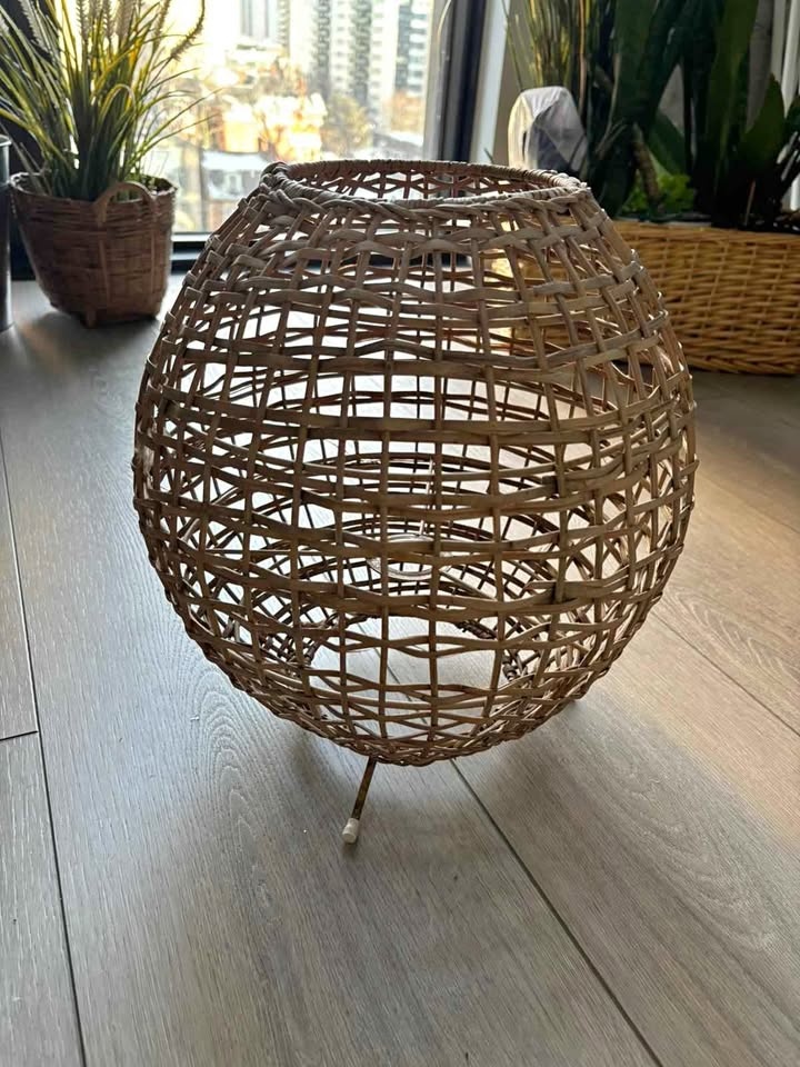 Wicker lampshade