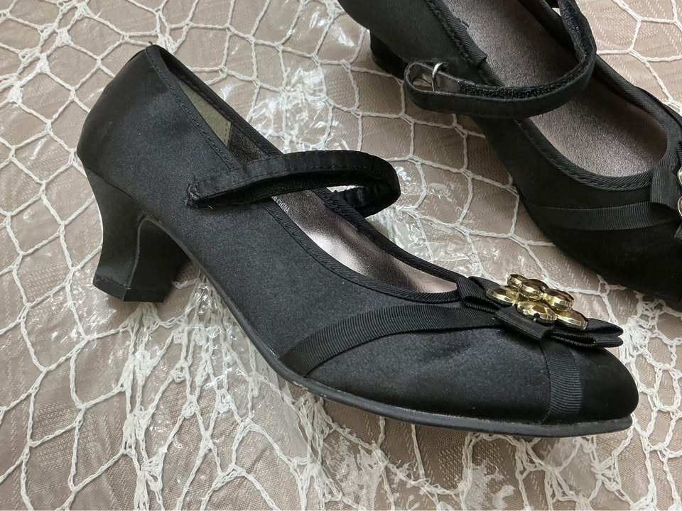 Women's Heels Black Satin Kitten Heels Size 8 🏆 - photo 5
