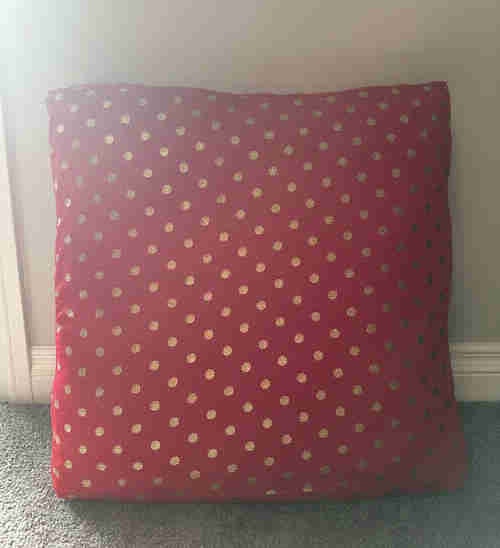 6x Plow & Hearth Seat Cushions with Red Zipper Covers