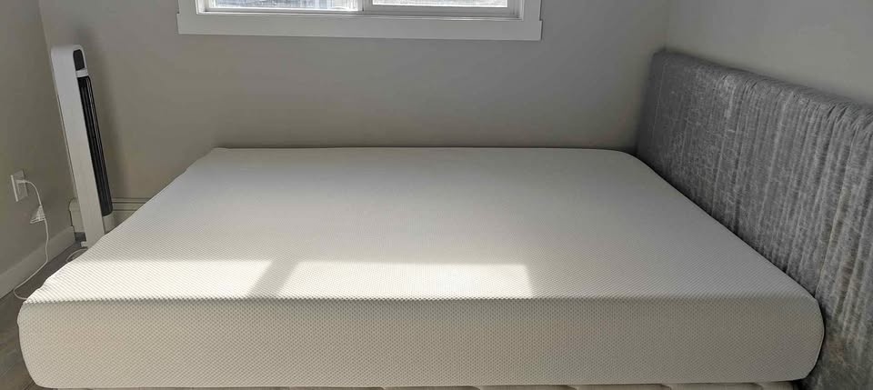 Queen Size Mattress - Like New / Only 10 days Used