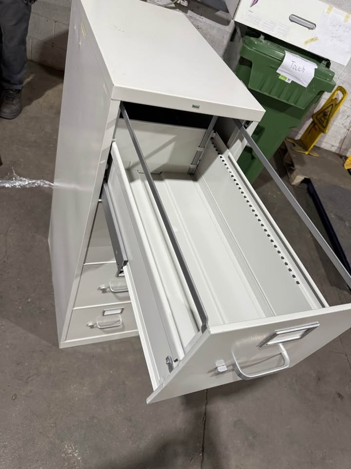 Heavy-Duty 4 Drawer Metal Filing Cabinet - photo 3