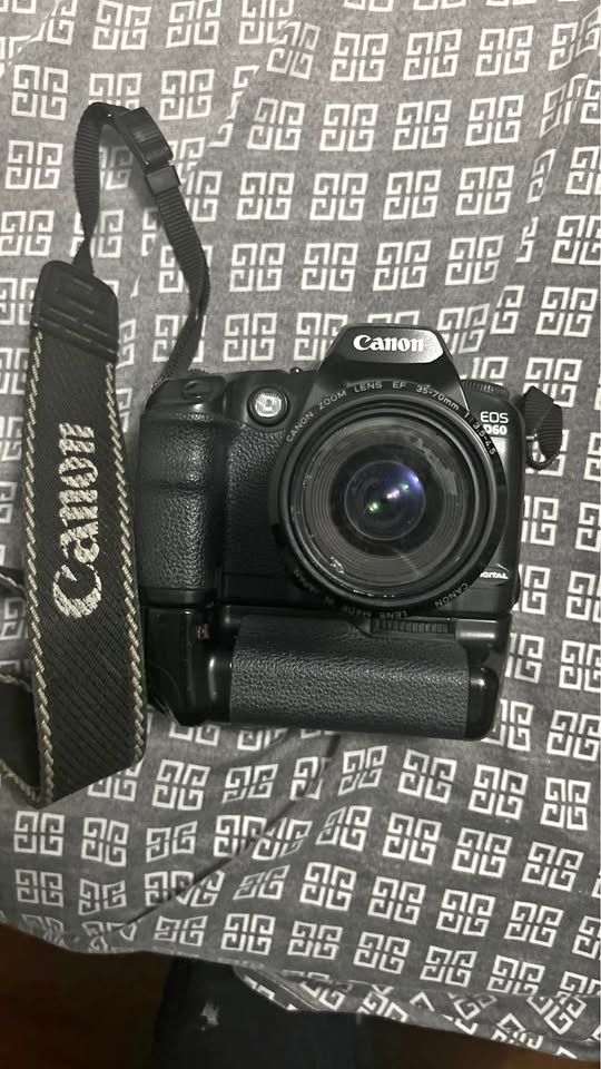 Canon EOS D60 Vintage DSLR Camera