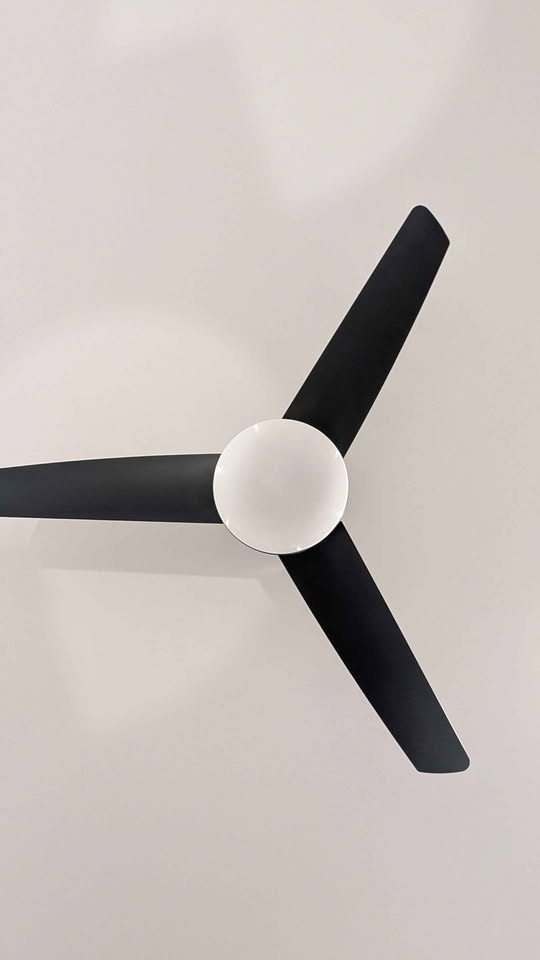 Kendal Lighting MODERNO 36" LED Ceiling Fan - Black - $100 - photo 2