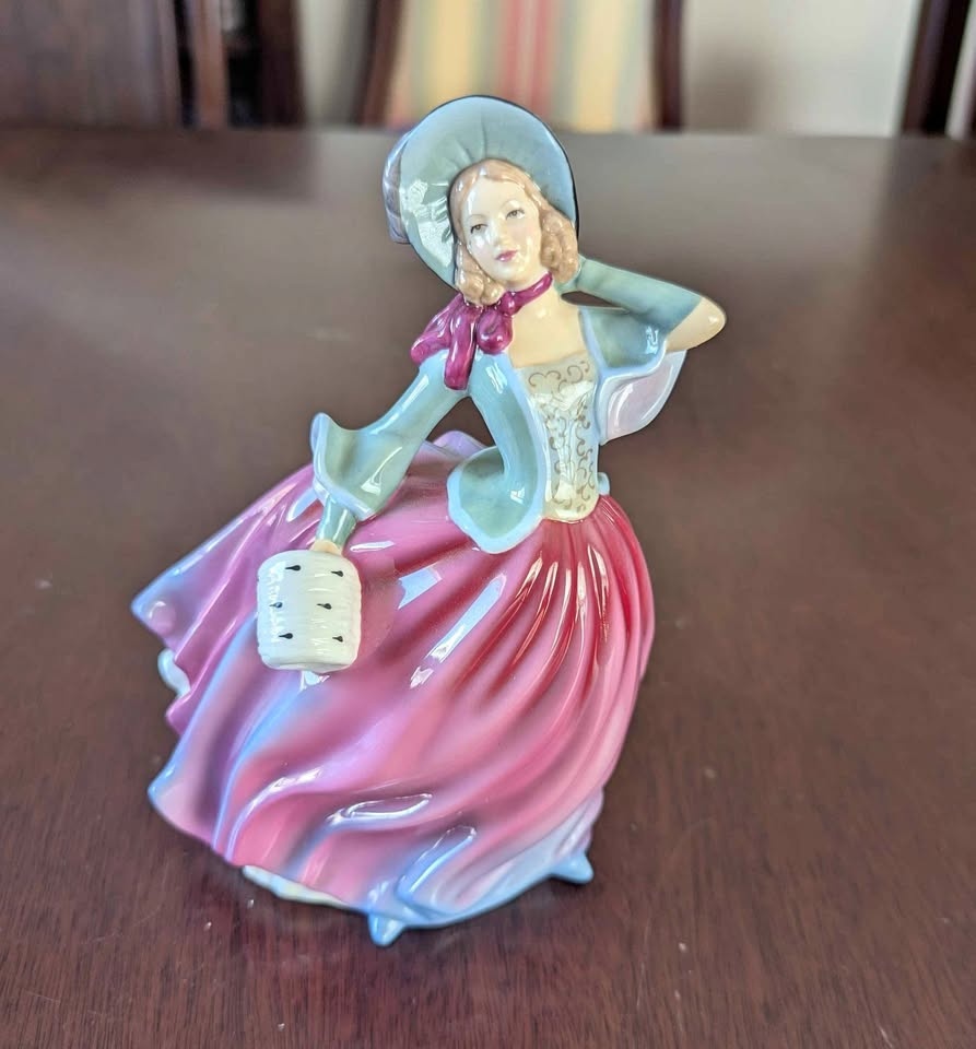 Royal Doulton Pretty Ladies "Autumn Breeze" Figurine HN 4716