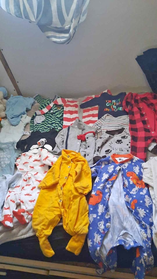 16 Pieces of Kids Button-Up Clothes "🏆"