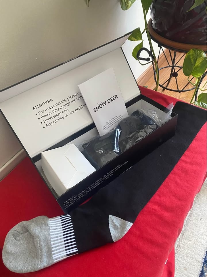 New Medium Electric Heated Socks - Rechargeable Battery Powered🏆 - photo 2