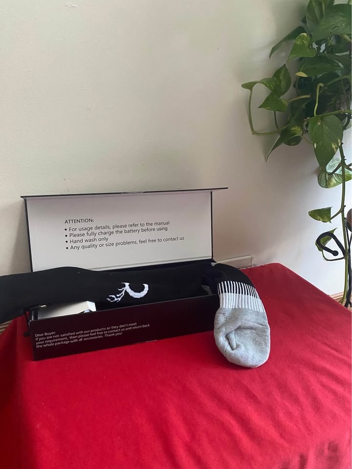 New Medium Electric Heated Socks - Rechargeable Battery Powered🏆 - photo 3