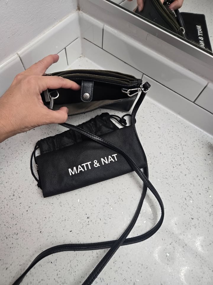 MATT & NAT Crossover Black Cell Phone Holder & Wallet - photo 2