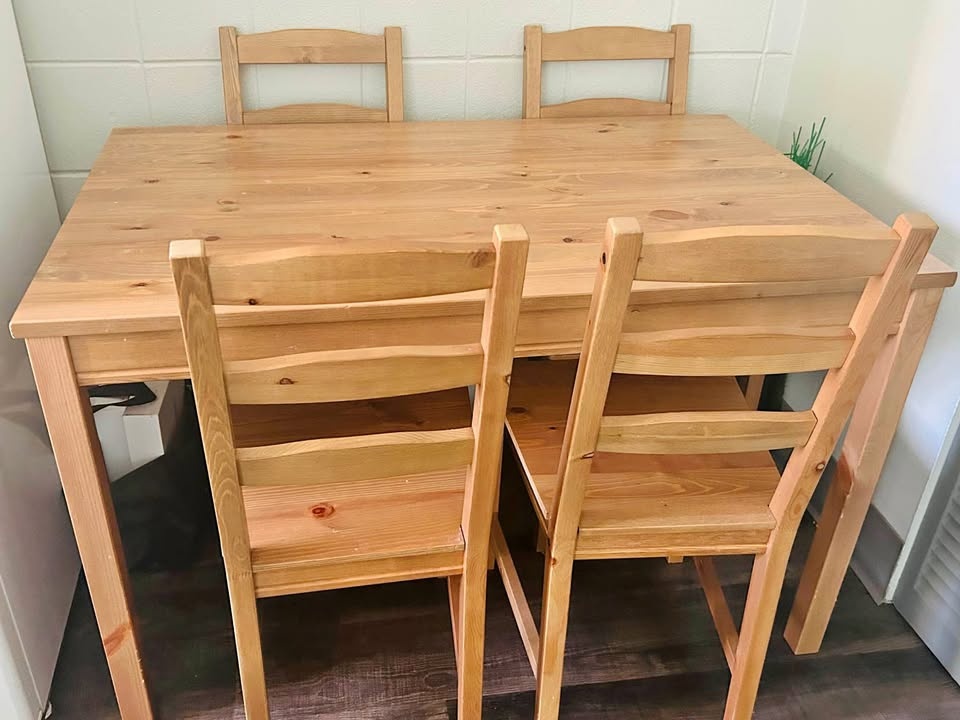 Wooden Dining Table with 4 Chairs – Like New