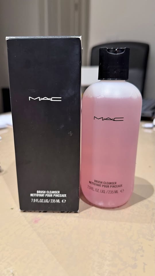 MAC Brush Cleanser – Brand New
