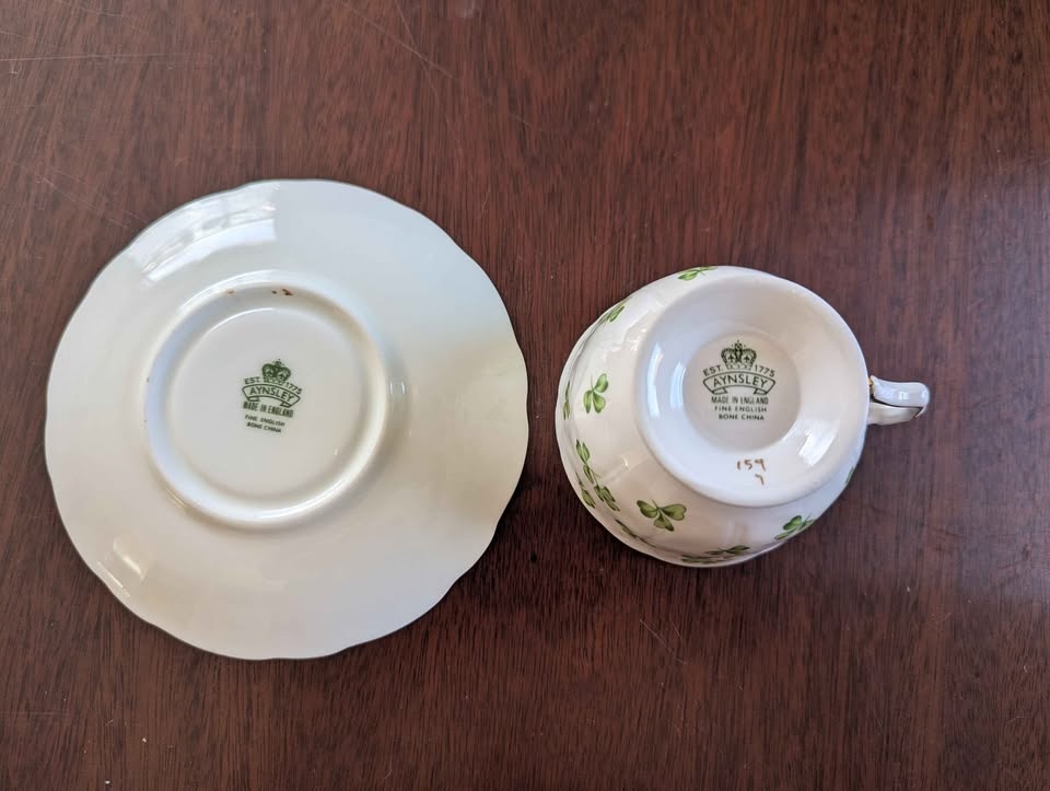 Vintage Aynsley Shamrock Teacup & Saucer Set - photo 3