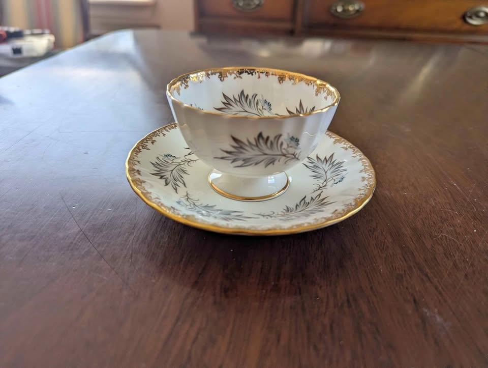 Aynsley Bone China Teacup and Saucer - Oak Leaf Gold