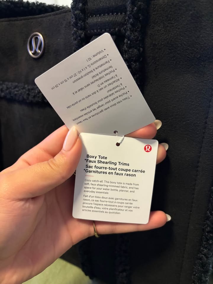 Lululemon Boxy Tote - photo 2