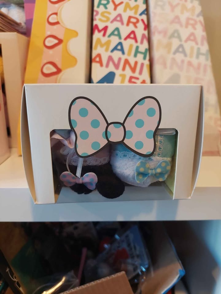 🏆 BNIB Tsum Tsum - Minnie & Friends Dressy Box Set 🎀 - photo 3