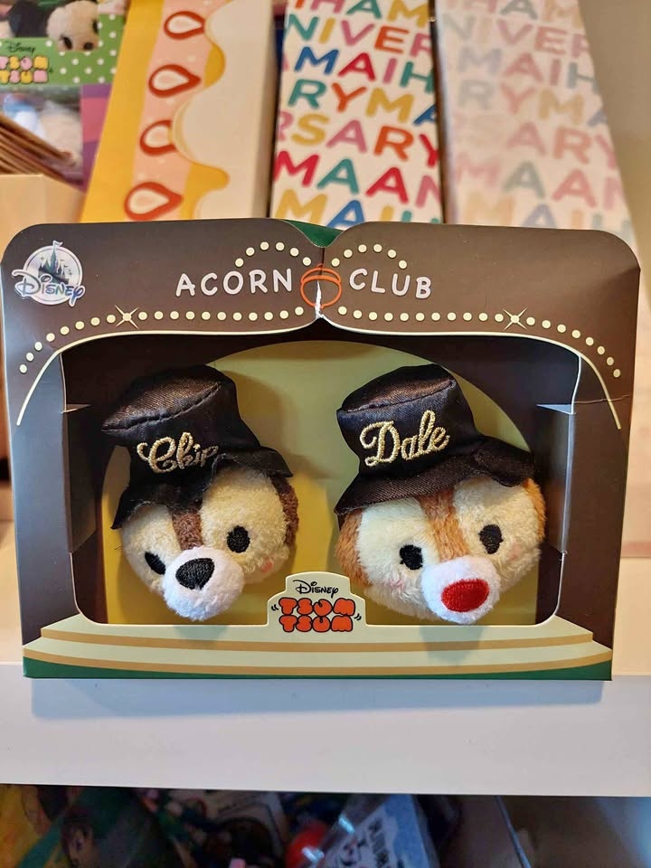 🏆 BNIB Tsum Tsum - Chip & Dale 75th Anniversary Box Set 🌰