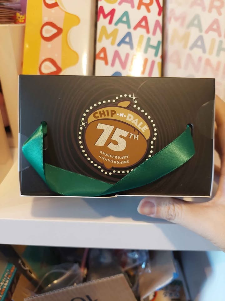 🏆 BNIB Tsum Tsum - Chip & Dale 75th Anniversary Box Set 🌰 - photo 2