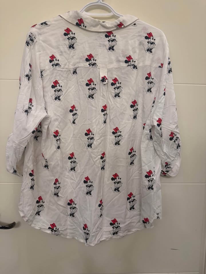 Torrid Disney Minnie Mouse Madison Button Up Blouse Size 1 - photo 5