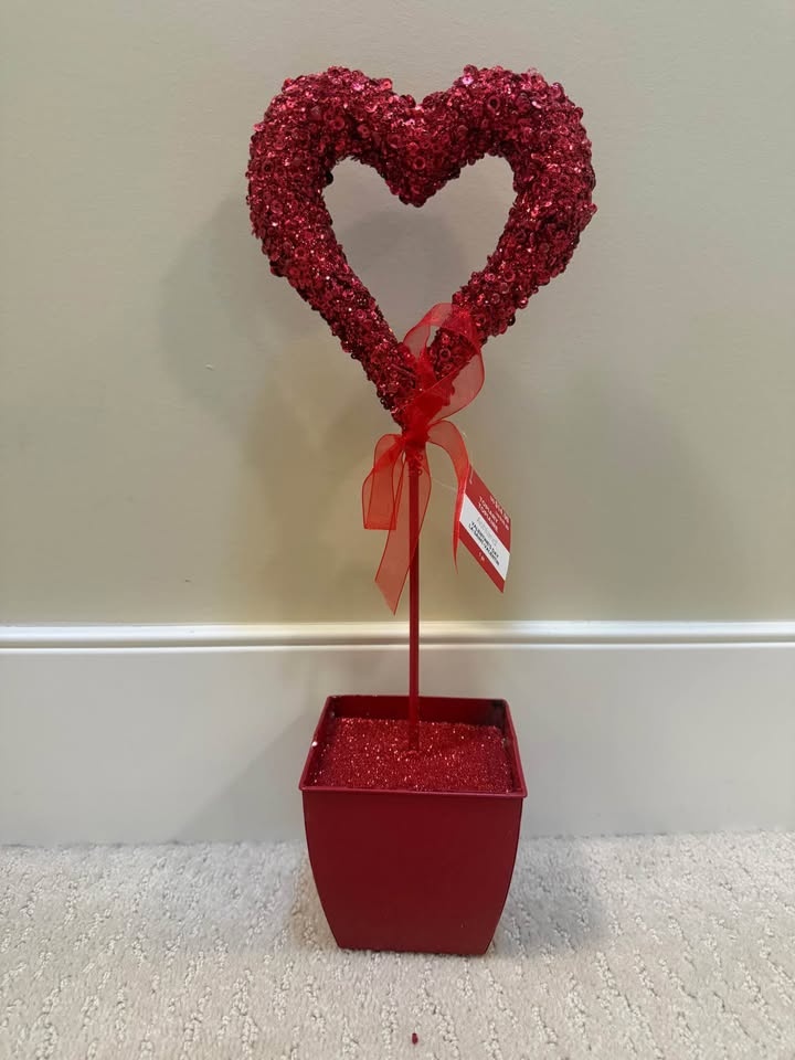 Valentine’s Day Heart Topiary Home Decor - photo 3