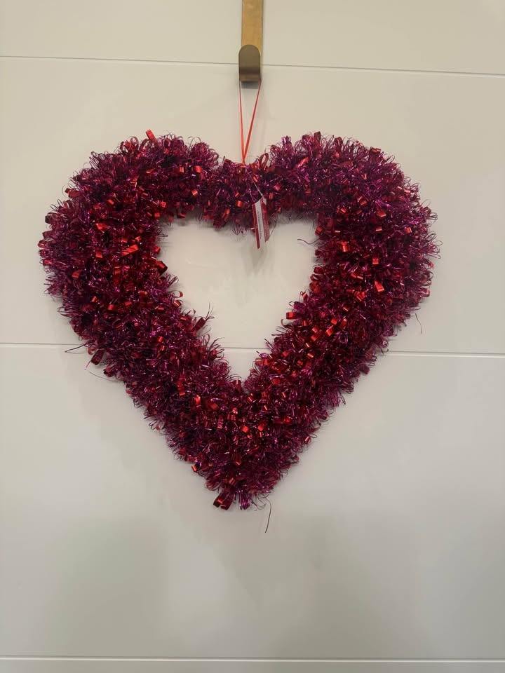 Valentine’s Day Heart Tinsel Wreath - photo 3