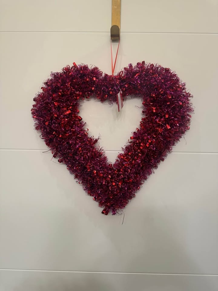 Valentine’s Day Heart Tinsel Wreath - photo 4