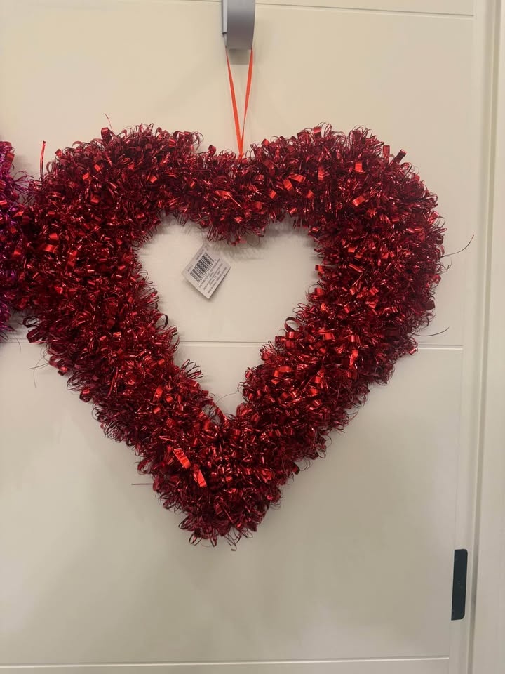Valentine’s Day Heart Tinsel Wreath - photo 5