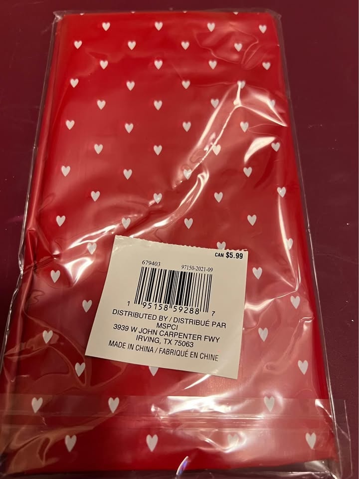 Valentine’s Day Table Cloth - photo 2
