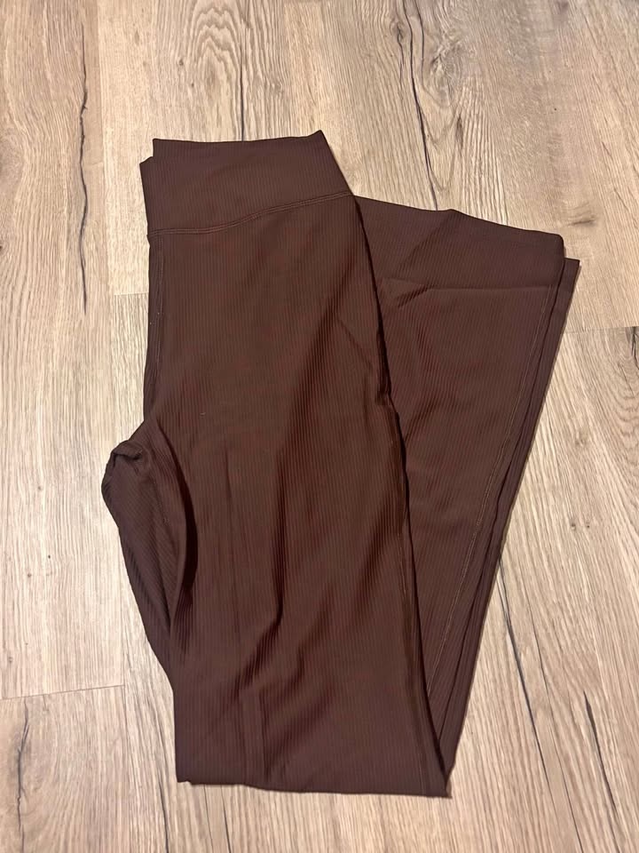 Old Navy Ribbed Flare Active Pants 🏆
