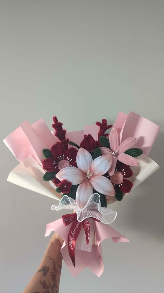 Valentine's Day gift ideas - Pipe cleaner/ Fuzzy wire flower bou - photo 3
