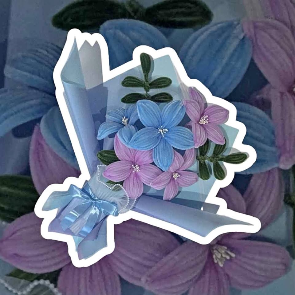 Handmade Pipe cleaner flowers for Valentine's Day or Birthday ✨