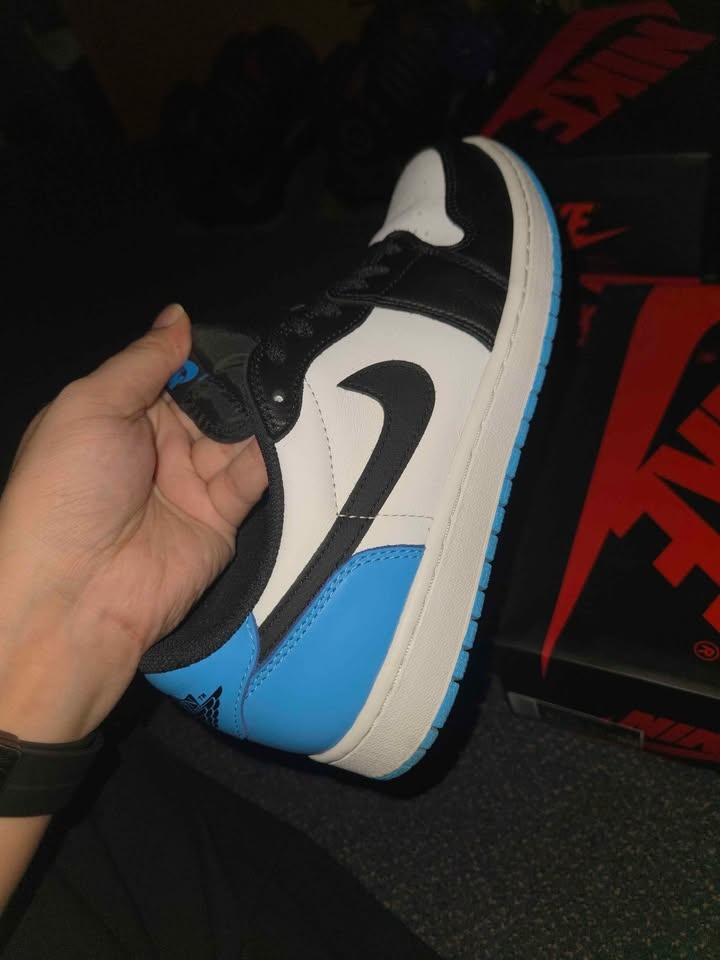 Jordan 1 Low OG Powder Blue Size 10 - photo 3