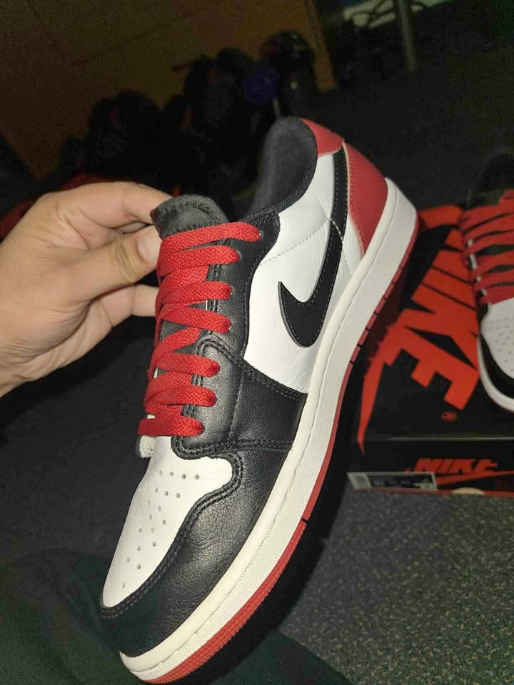 Jordan 1 Low OG Black Toe Size 10